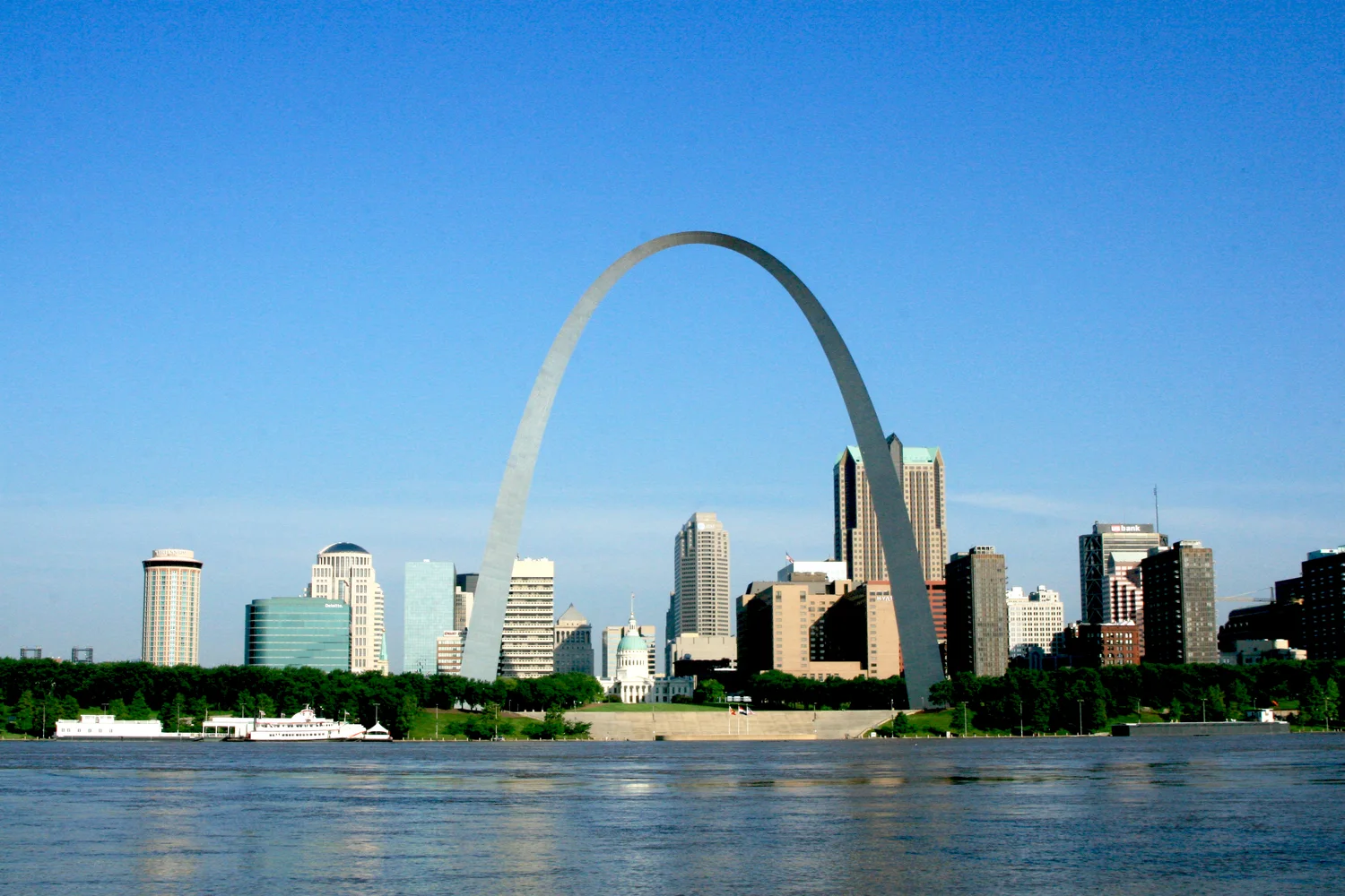 The Gateway Arch and St. Louis riverfront